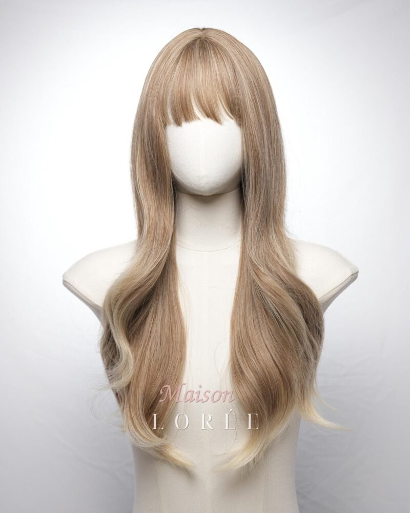 Ondulée blond cendré avec frange
