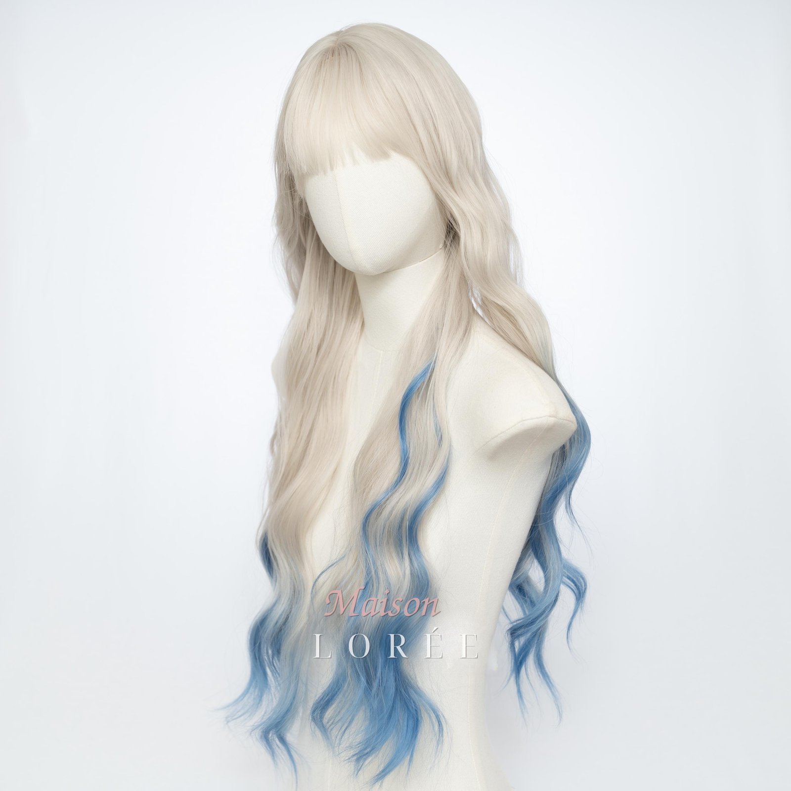Ondulée blonde à bleue avec frange – Image 3