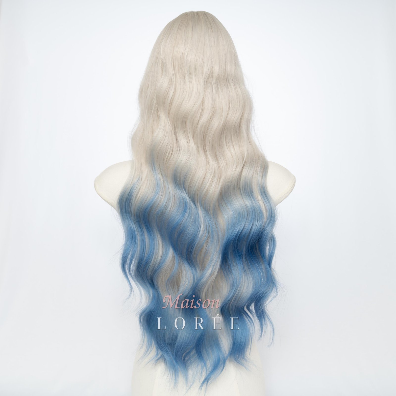Ondulée blonde à bleue avec frange – Image 4