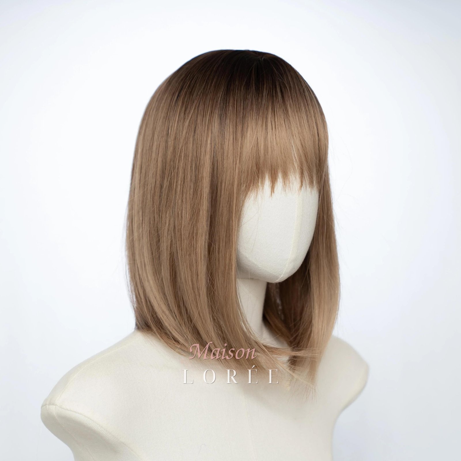 Perruque carrée marron clair à balayage balayé avec frange – Image 2