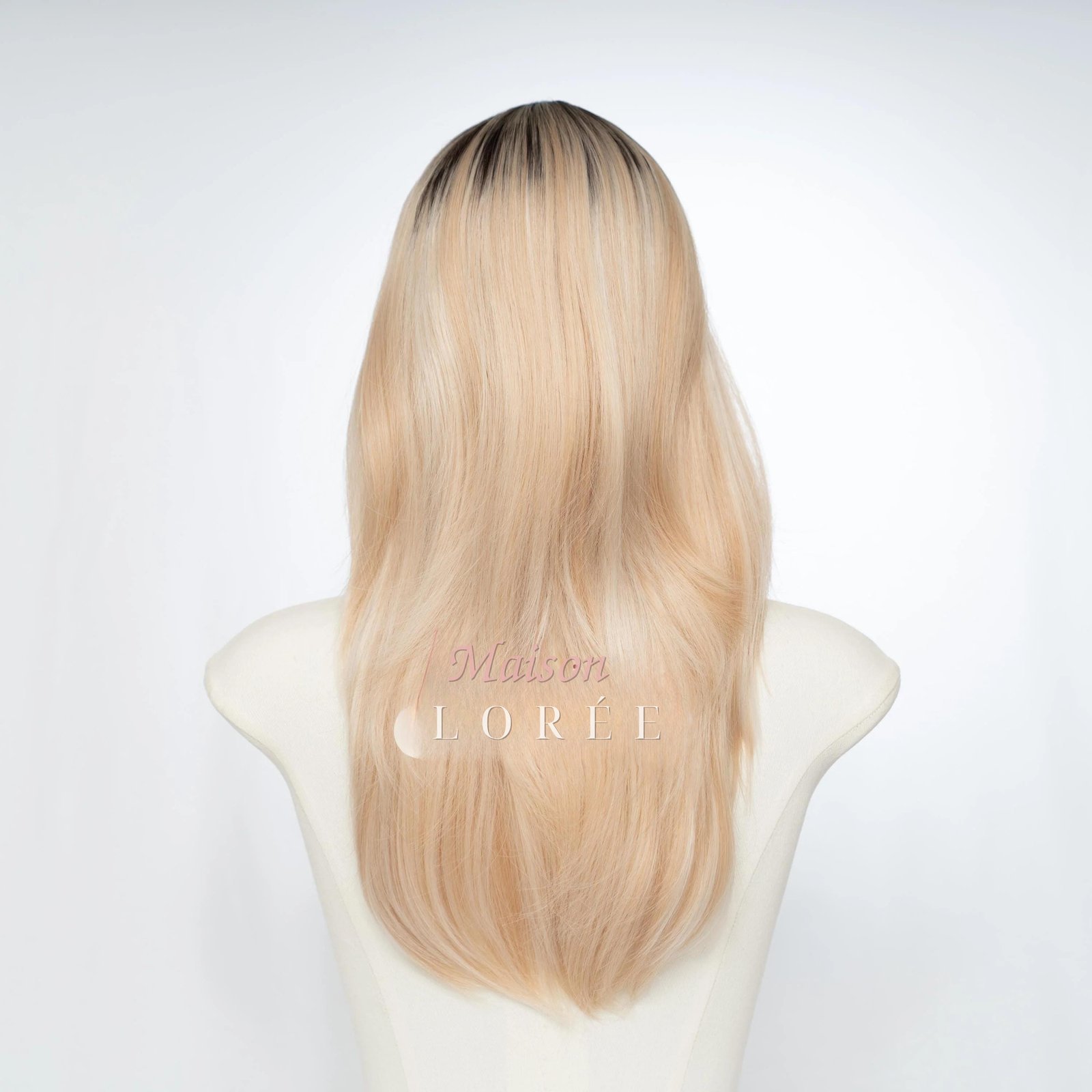 Perruque blonde à balayage de 22 pouces avec frange – Image 4