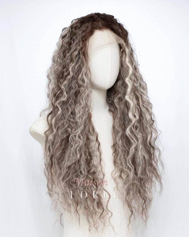 Perruque lace frontale 13 x 4 bouclée à balayage de 61 cm