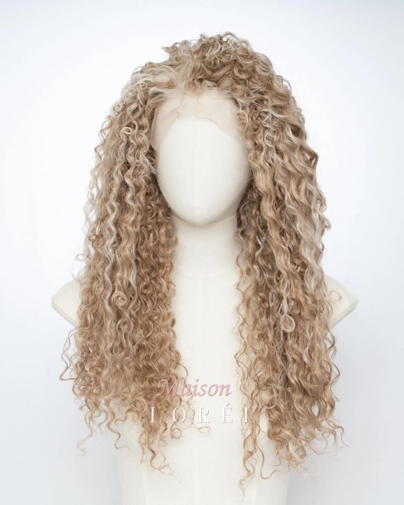 Perruque bouclée 13 x 4 lacets beige cendré à balayage de 50 cm