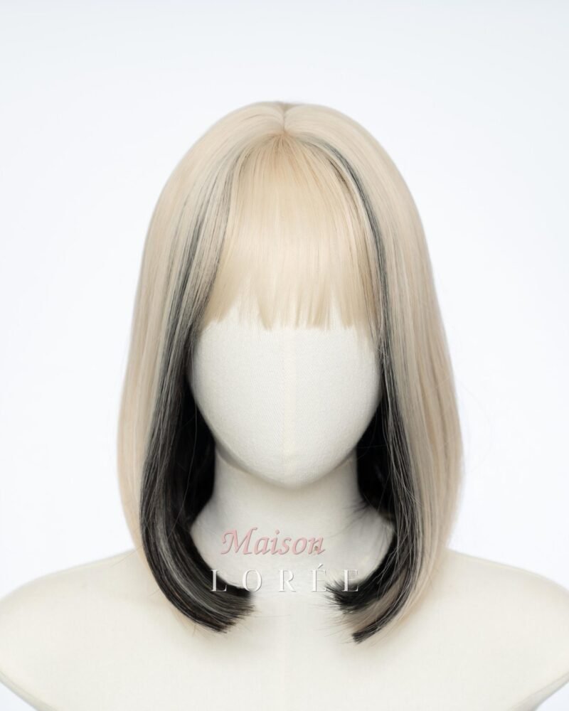 Perruque blonde droite de 30 cm (12 po.) avec mèches noires et frange