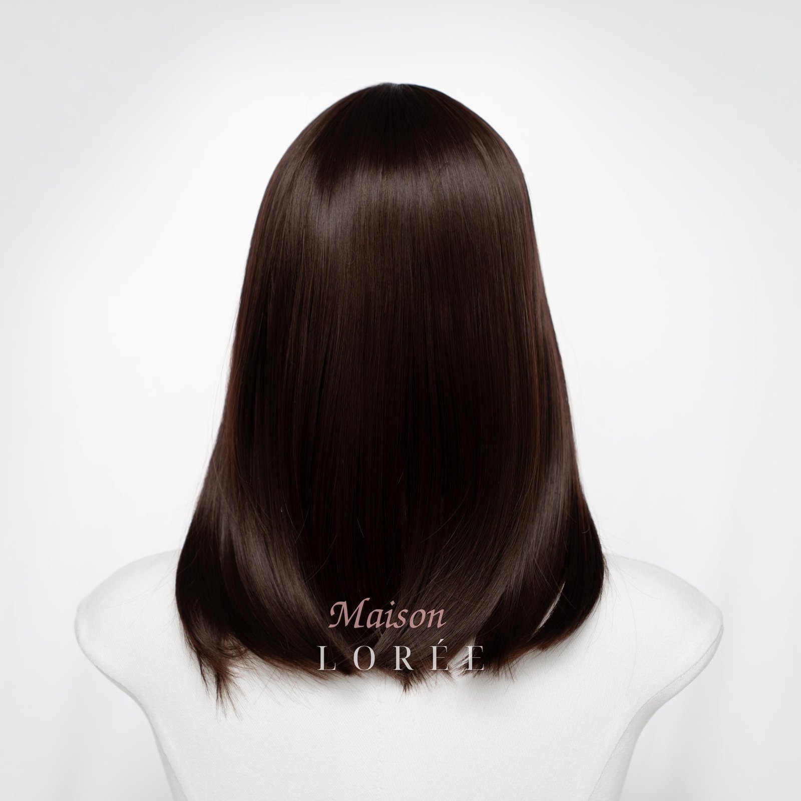 Perruque carrée marron foncé avec frange — lisse, 40 cm, teinte brun — vue de dos