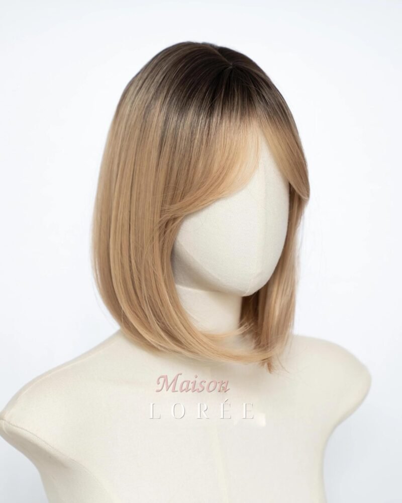 Perruque Bob blond foncé de 30 cm (12 po.) avec frange
