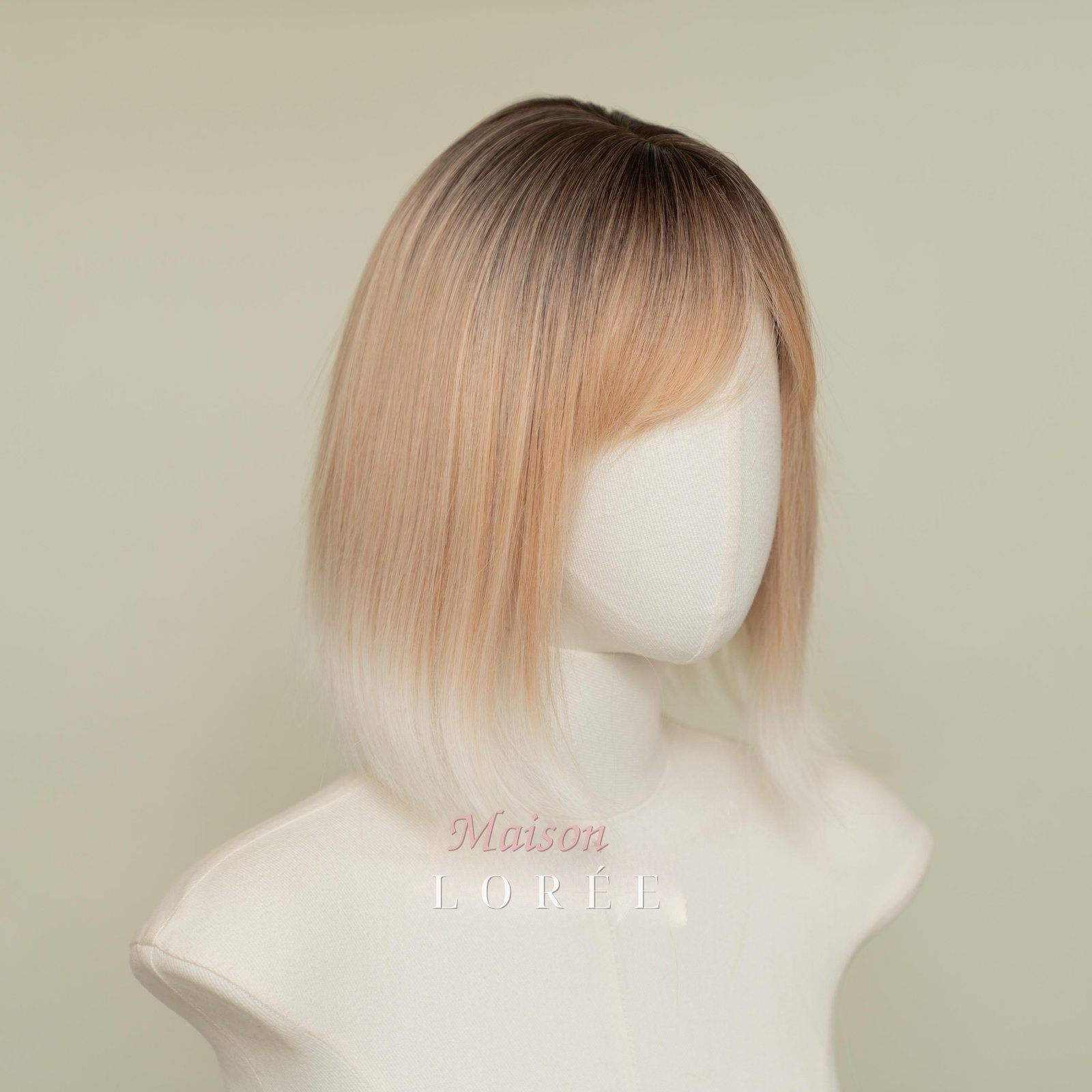 Perruque carrée ombrée brune à blonde de 30 cm avec extrémités blanches